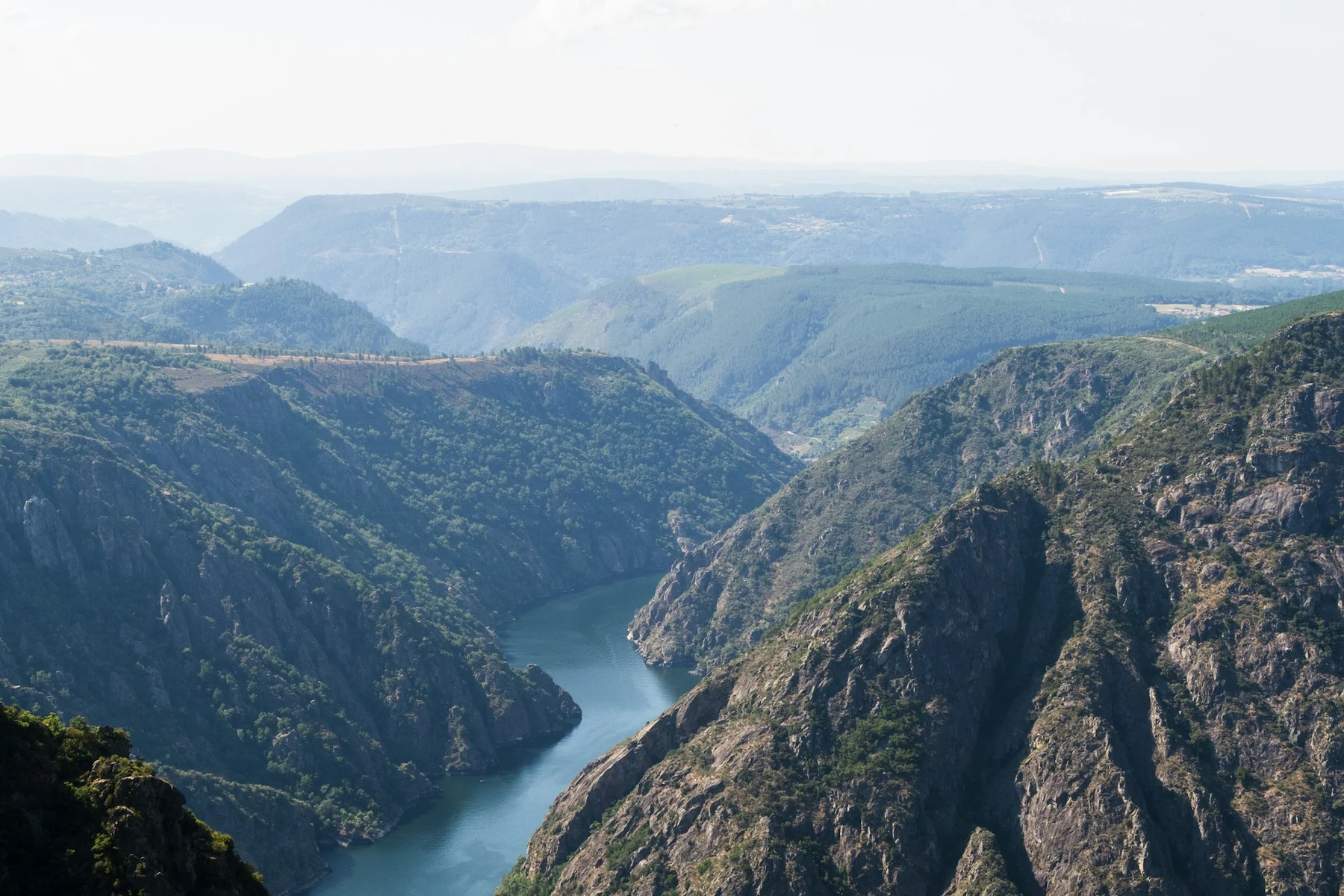 🍷 Ribeira Sacra: El secreto mejor guardado de Galicia para desconectar de todo