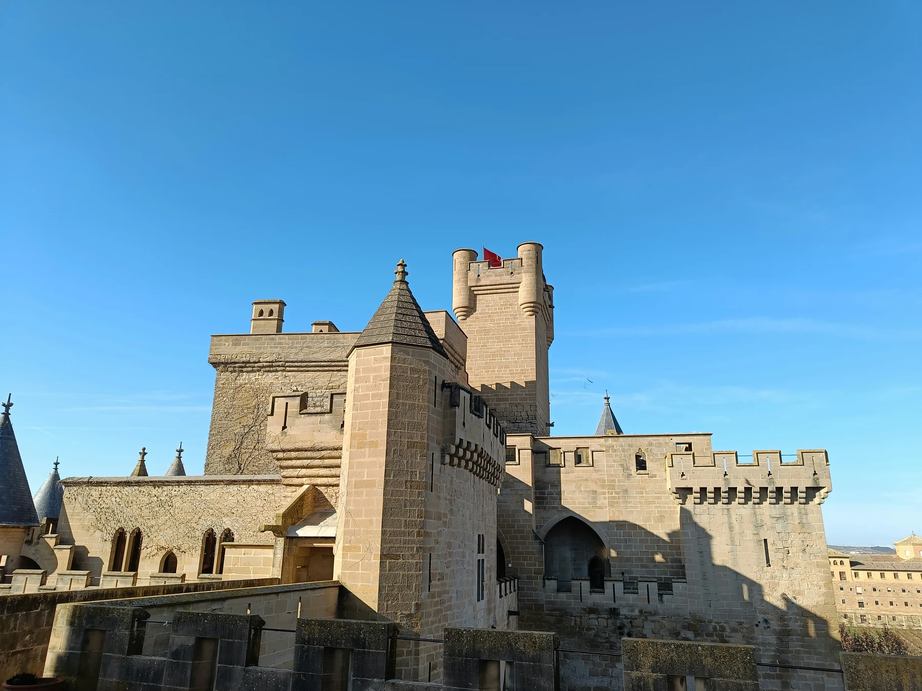 🏰 Viaje a la Edad Media: Los 5 pueblos amurallados más bonitos de España