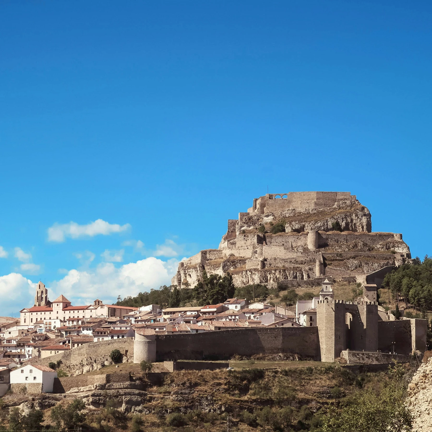 🏰 Viaje a la Edad Media: Los 5 pueblos amurallados más bonitos de España