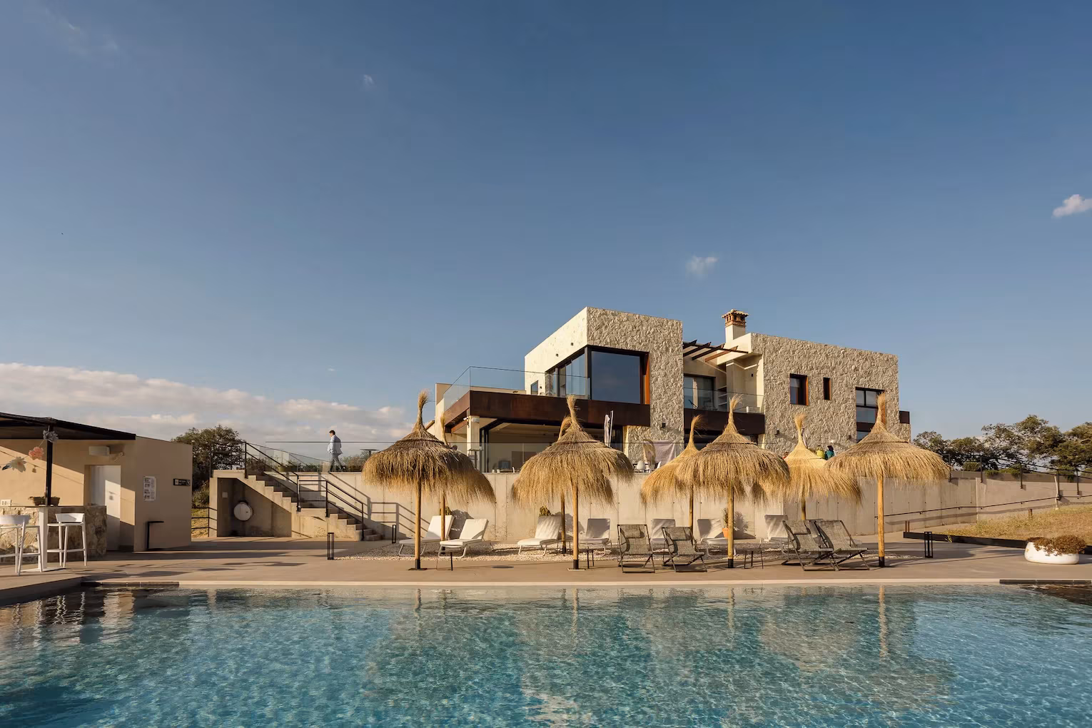 💎​¡Lujazo rural de 5⭐️! Desconecta en un hotel boutique con piscina infinita y vistas de cine