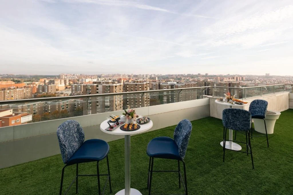 🏙️ Escapada a Madrid: Diseño Vanguardista a un Paso del Retiro