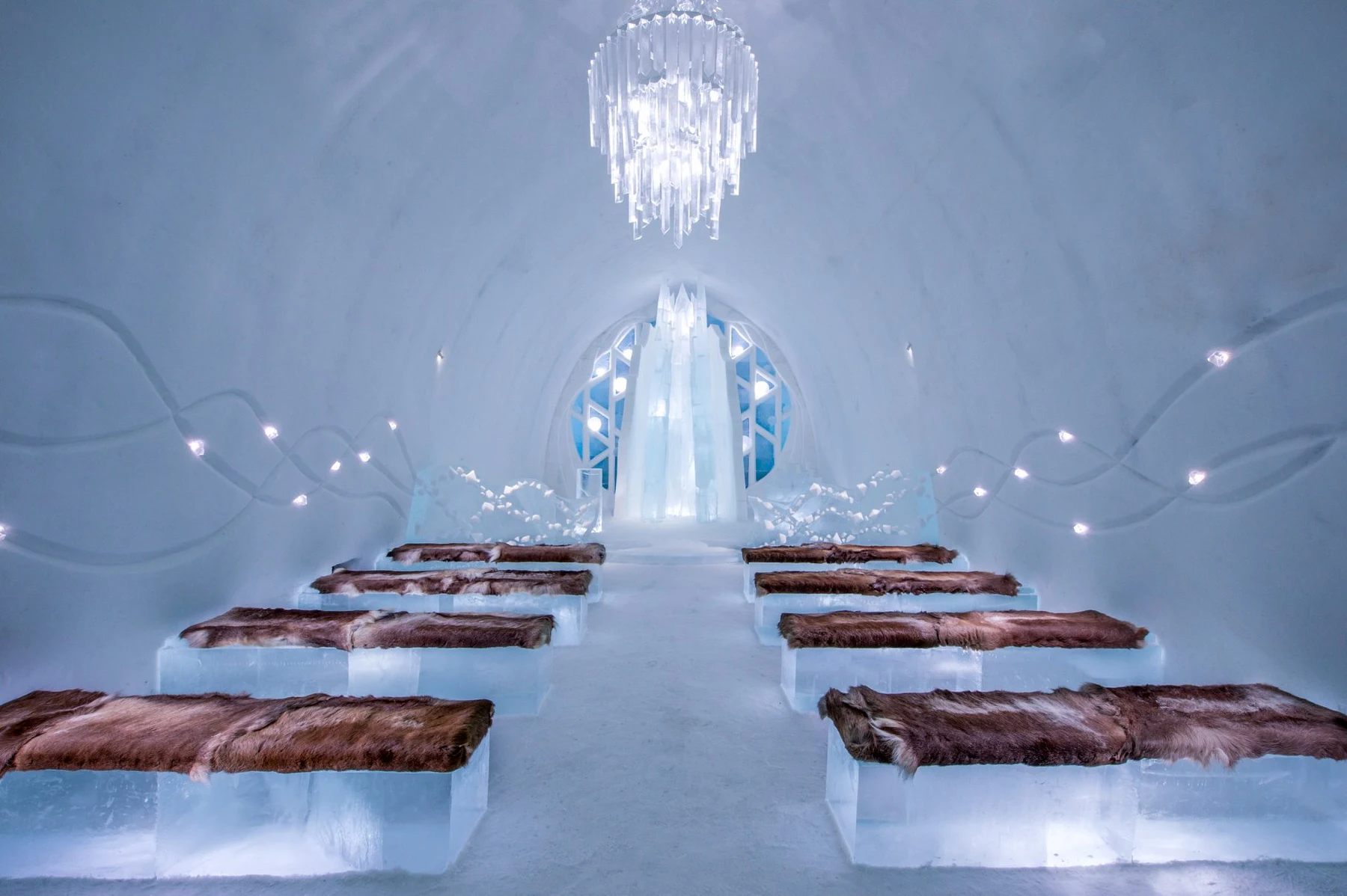 🧊 El Primer Hotel de Hielo del Mundo
