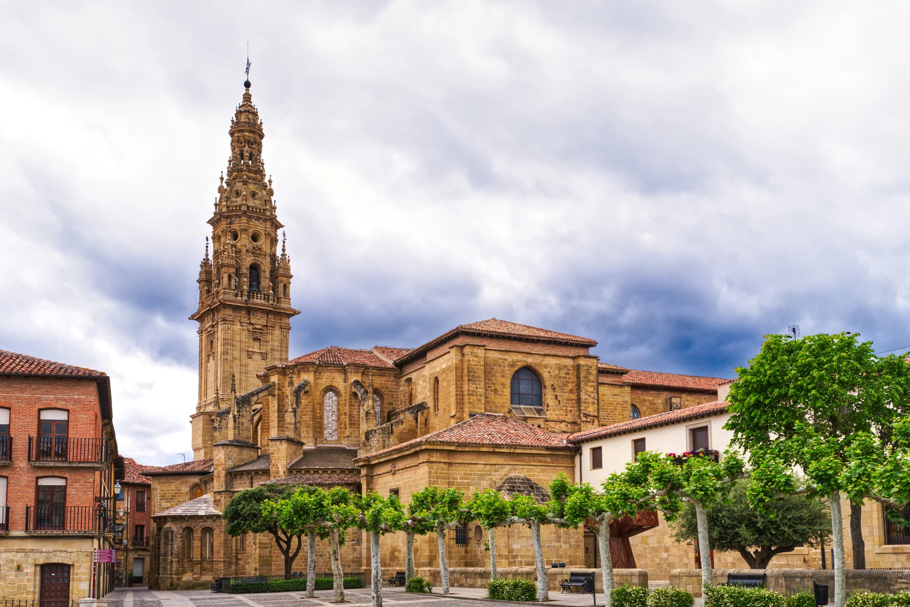 🍇🍷 ¡Ruta del Vino Rioja al volante! Escapada de 5 días a tu aire 🚗