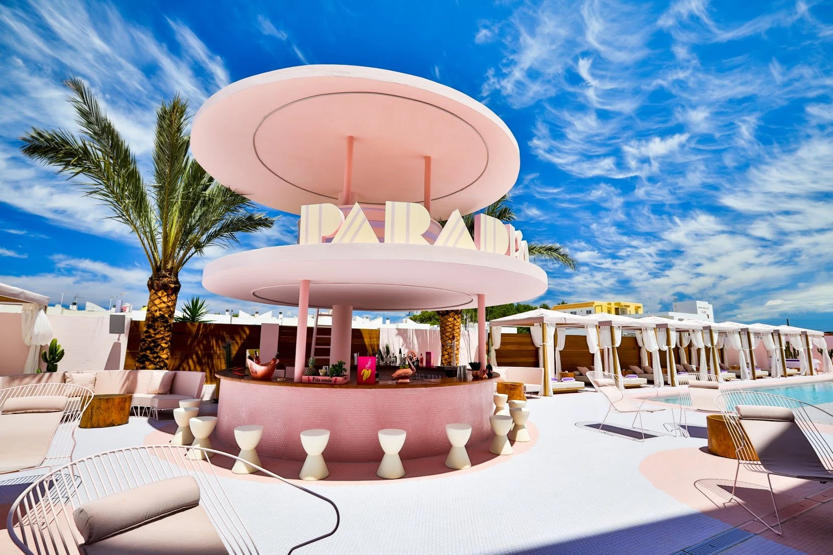 🦩 Espectacular Hotel de Diseño Estilo Miami en Ibiza