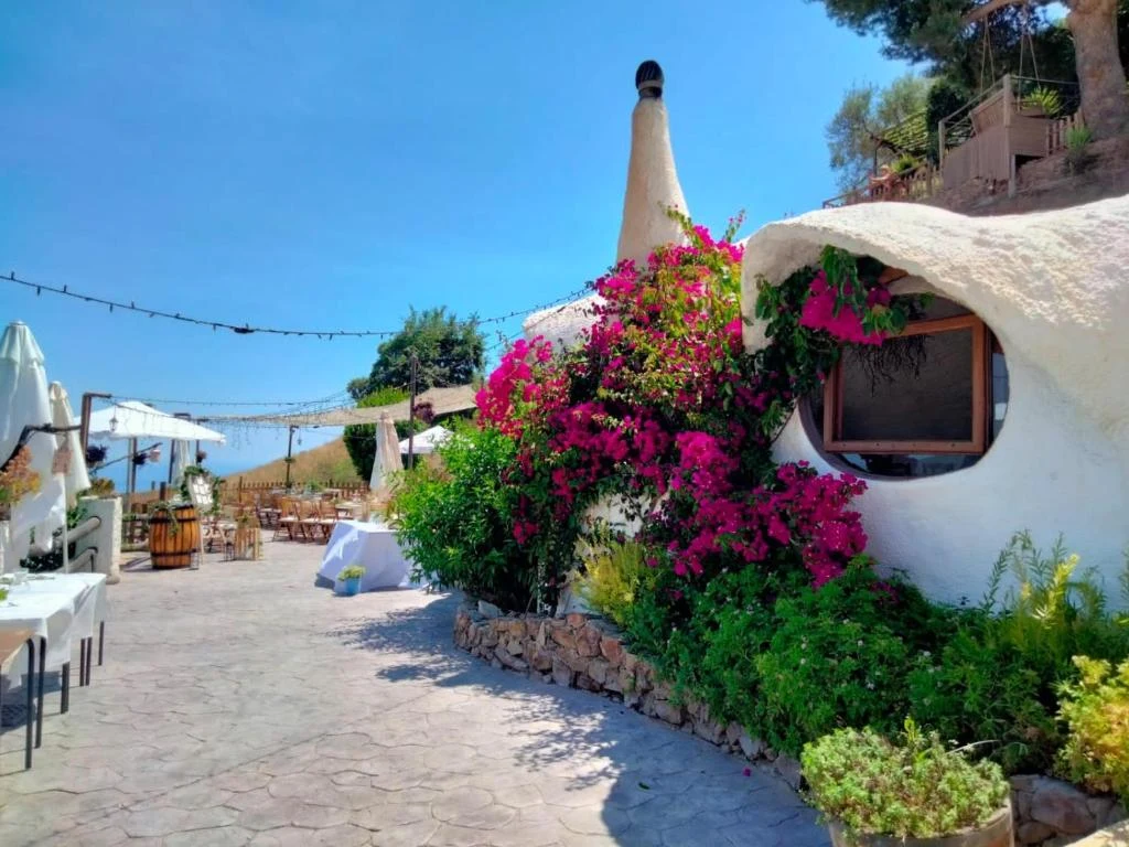 🐌 Hotel Singular en forma de Caracol en Málaga