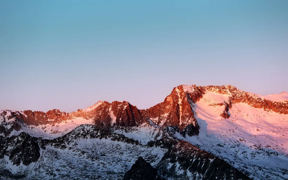 🏔️ Encantador Hotel de Alta Montaña en el Corazón de Benasque