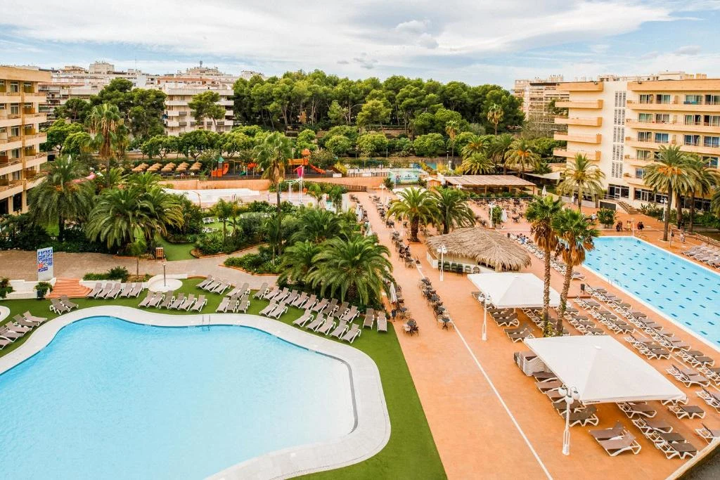 💦 Salou: Media Pensión en Hotelazo con Splash Park